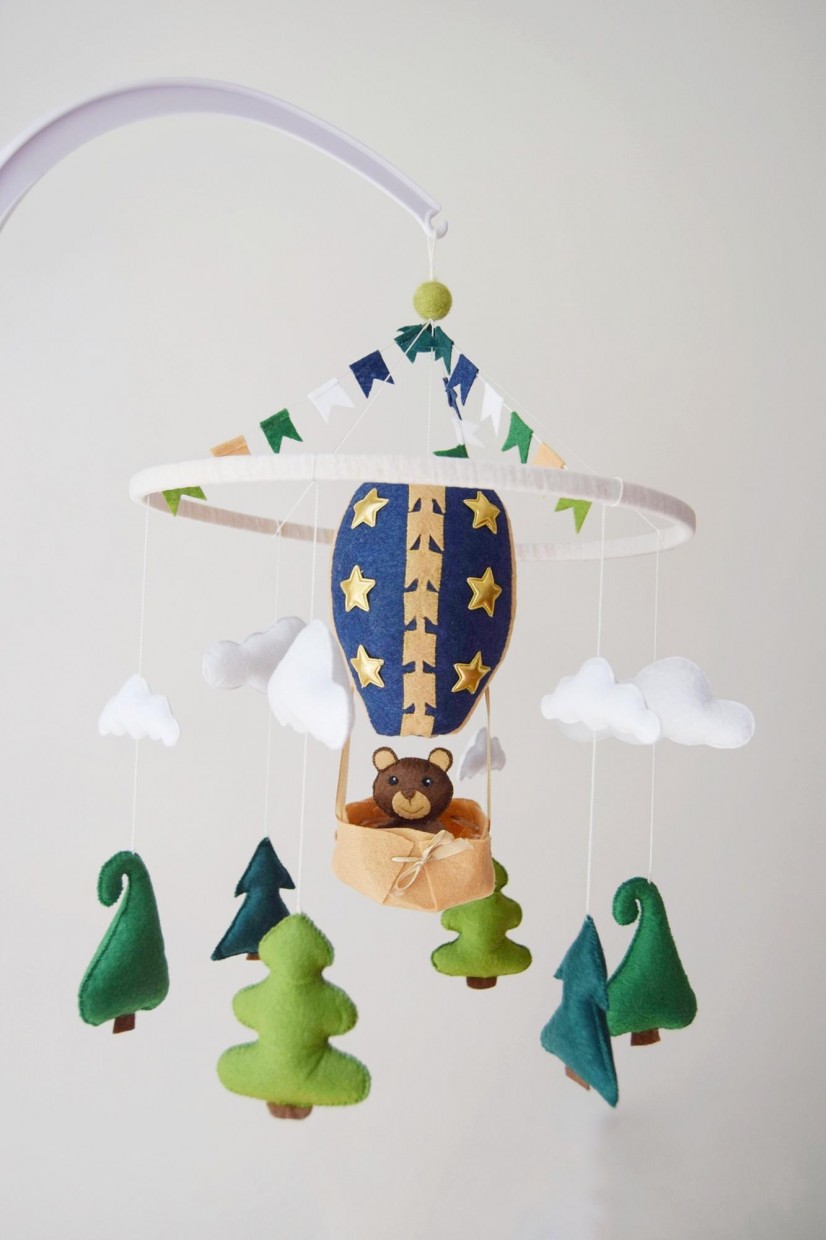 Crib mobile "Only up" Crib mobile "Only up"
